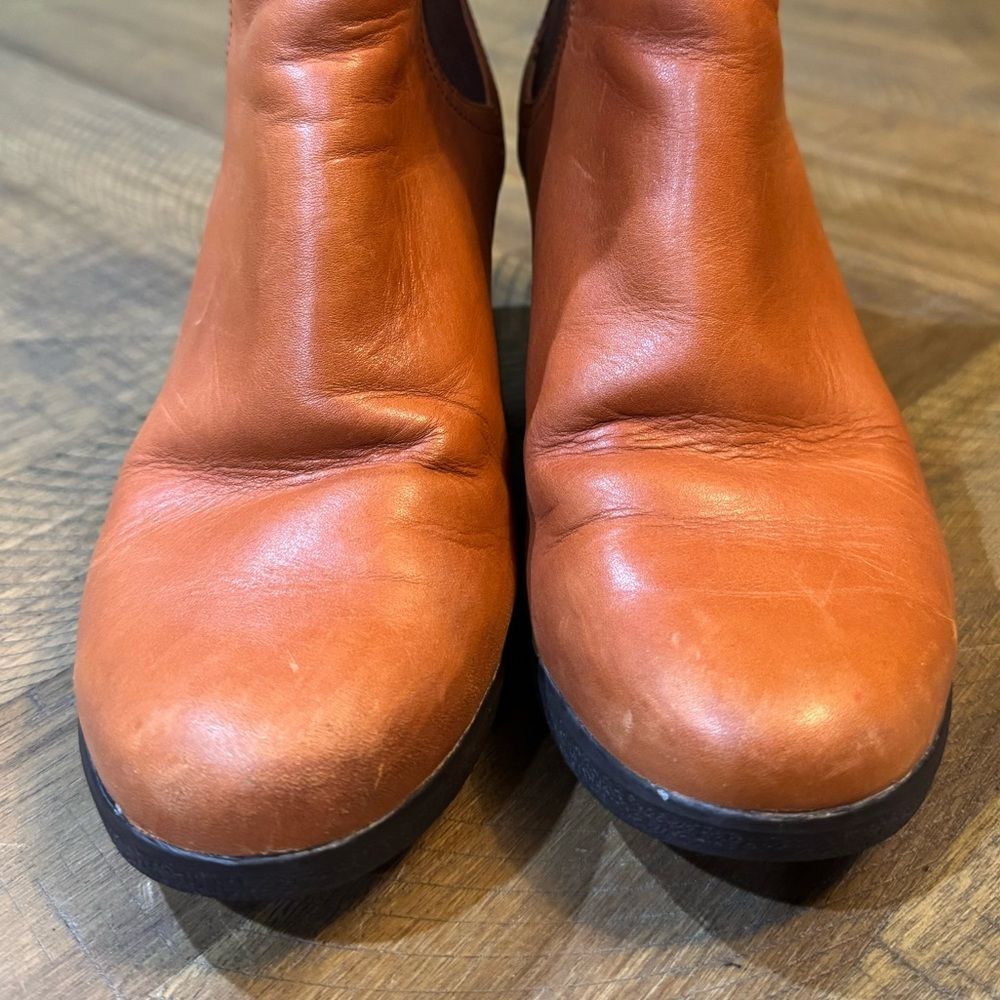 UGG Women’s Chestnut Dupre Leather Wedge Boots Size 7 - Picture 5 of 12